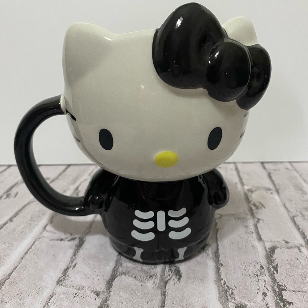 Halloween Hello Kitty Skeleton Mug  20oz New